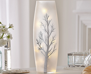 An exquisite hand-painted ornament for your home
