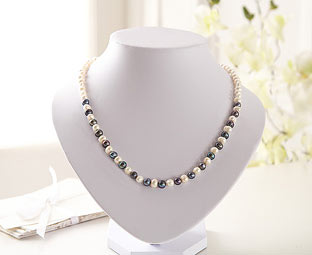 Night & Day Pearl Necklace 