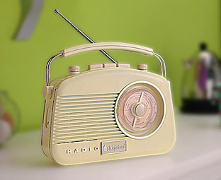 Retro Portable Radio 